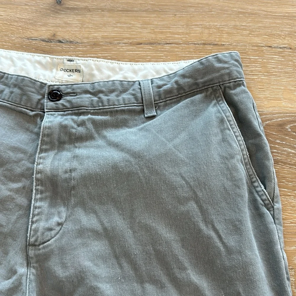 Dockers Men’s Short - Picture 3 of 11